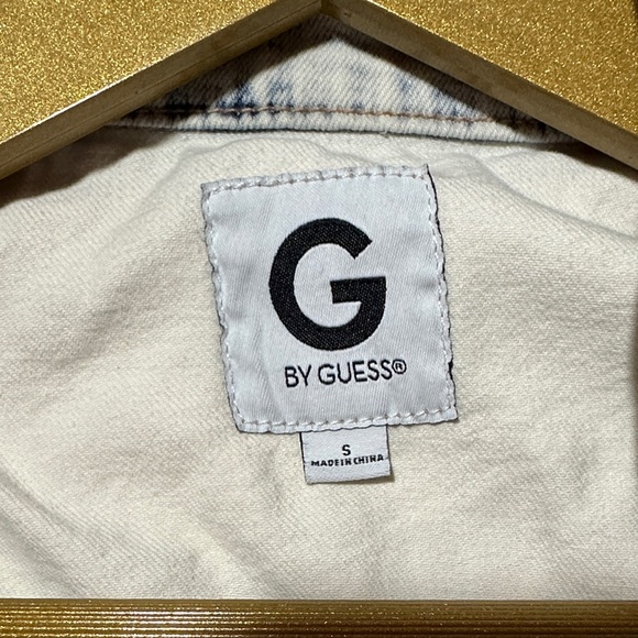 G by Guess White Denim Jacket with Feathered Headdress Skull Print on Back - Picture 5 of 6